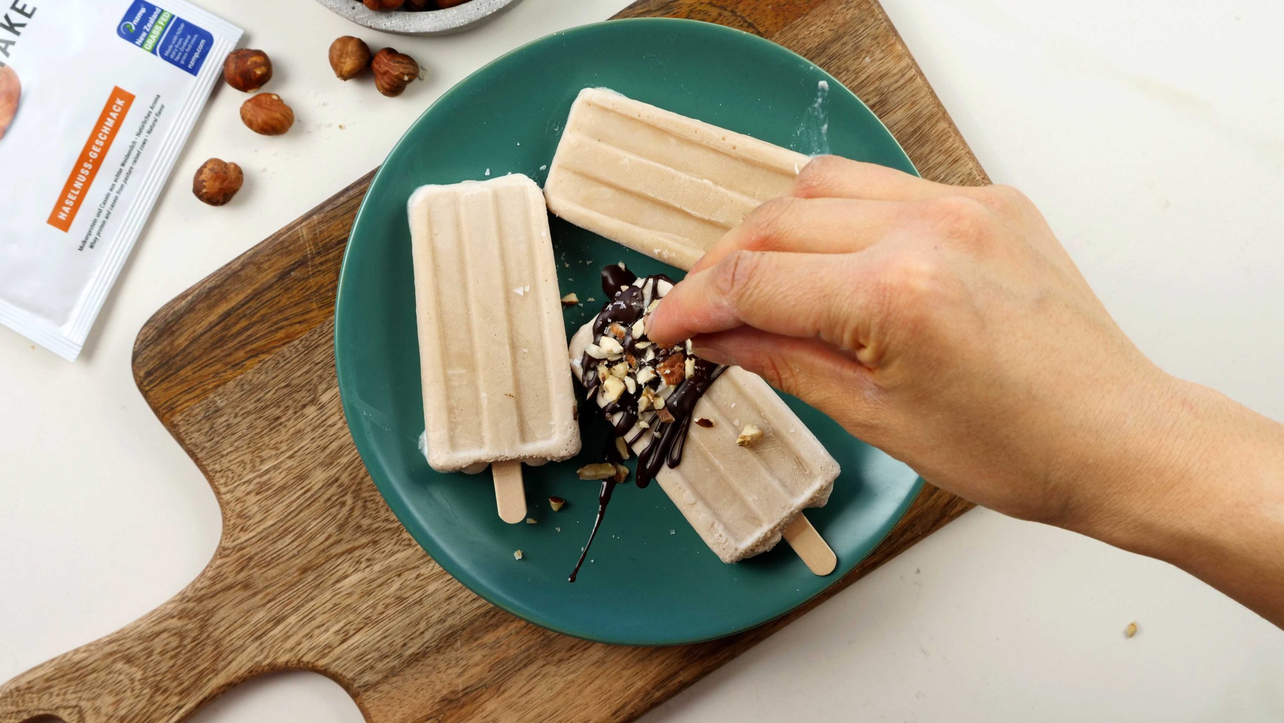 Haselnuss Protein Popsicles