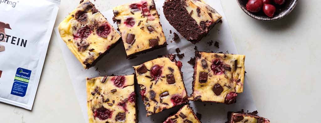 Cheesecake Brownies con ciliegie