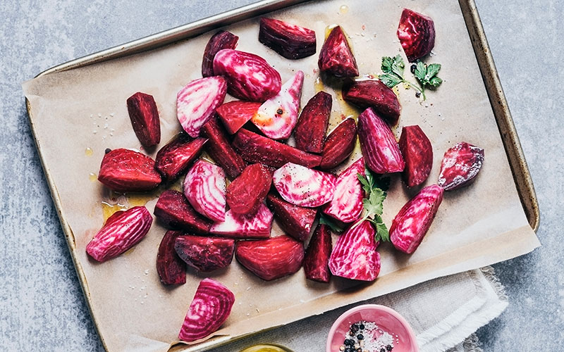 rote beete auf backblech