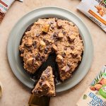 Brownie au chocolat vegan avec glaçage cookie dough
